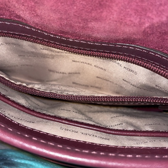 PRE LOVED MICHAEL KORS PURSE - Picture 7 of 8